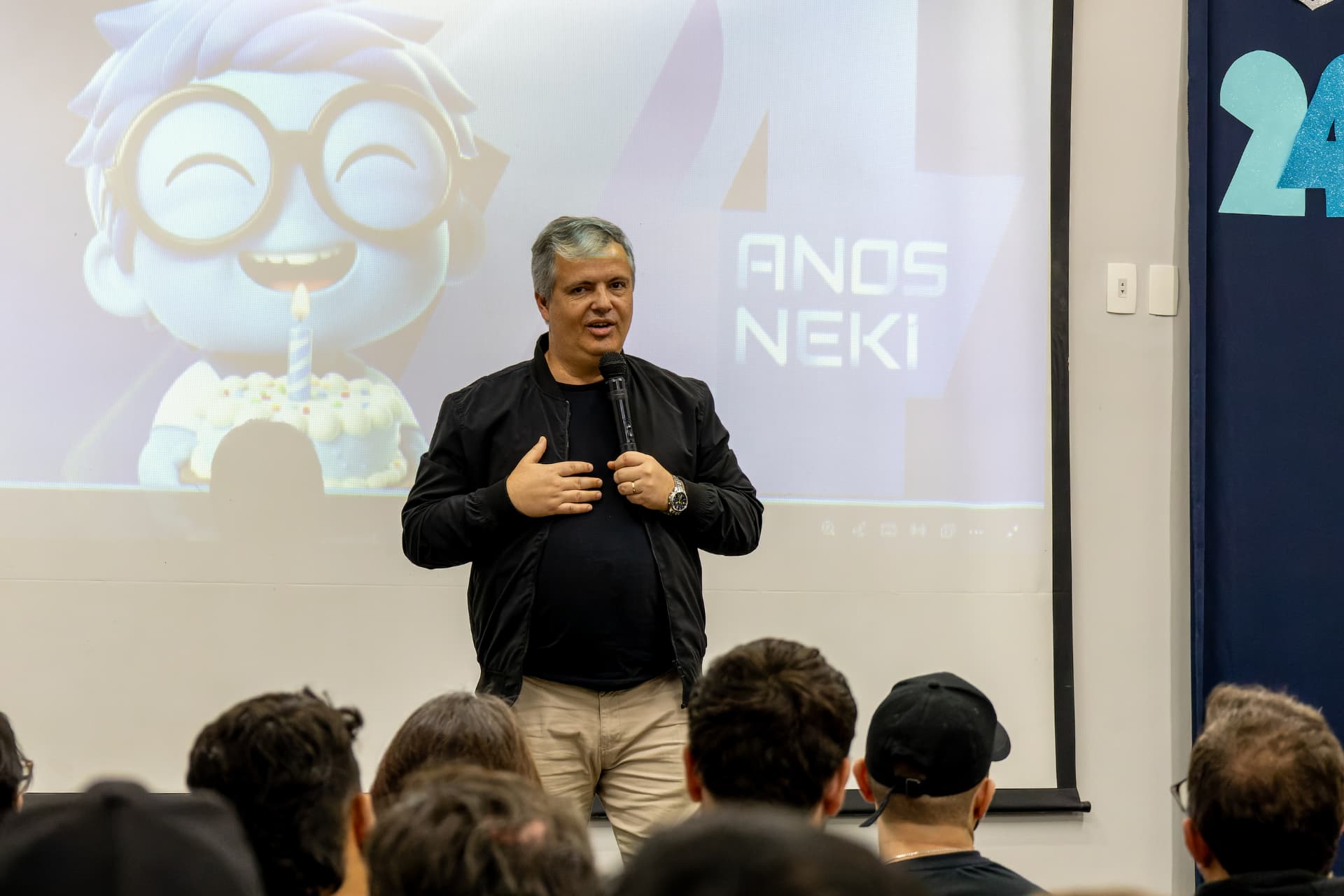 24 anos de Neki — engenharia de software, não RH de TI.